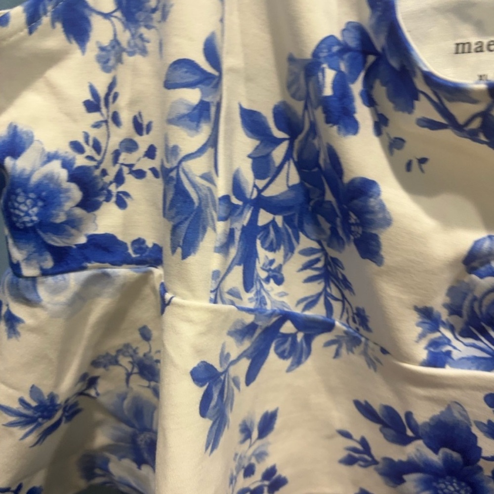 Anthropologie: Maeve NWT Floral Blue and White Peplum Top Size Medium - Picture 7 of 11